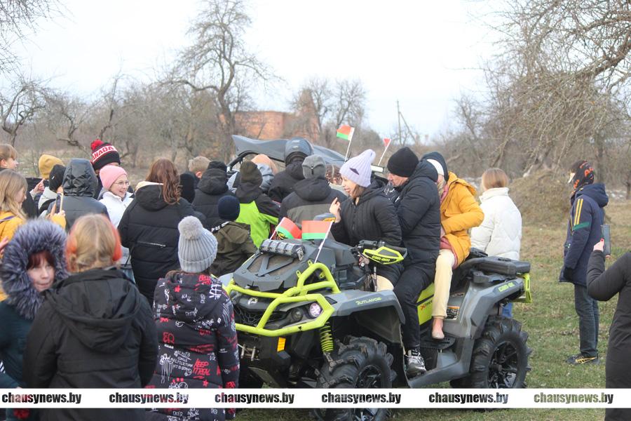 Представители могилевского клуба квадрациклистов и спонсоры с подарками посетили воспитанников чаусской областной школы